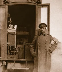 Russian Field X-Ray van (from The Illustrated War News)